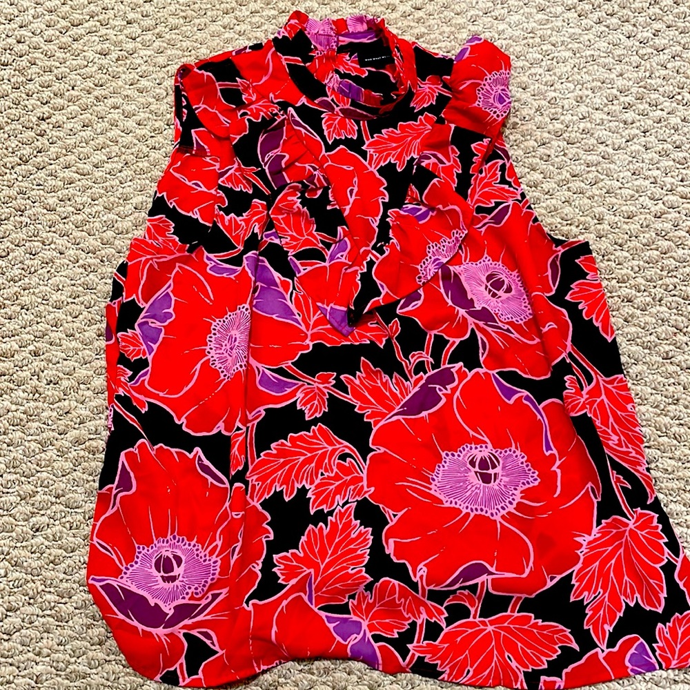 Women’s sleeveless blouse, high collar, size large